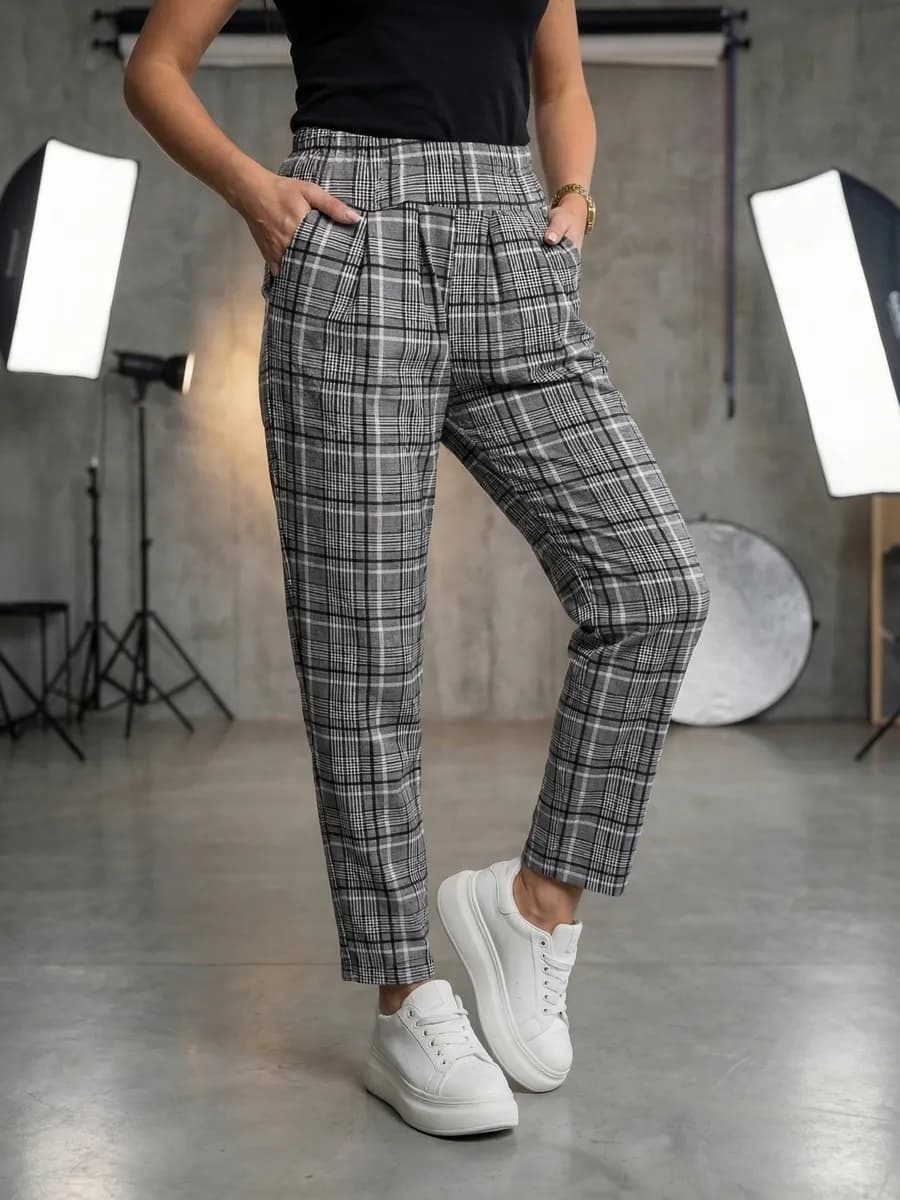 Брюки на резинке в клетку