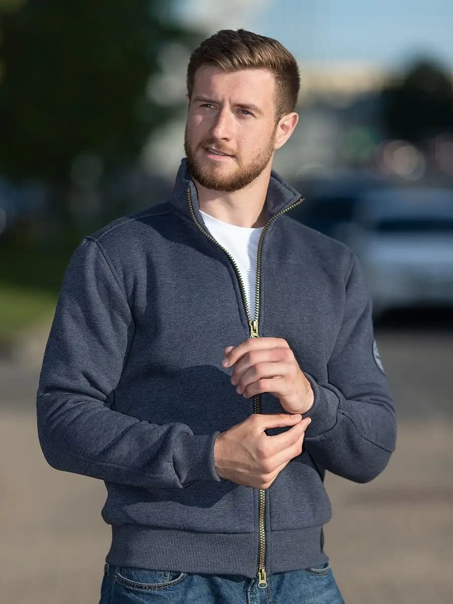 Кофта на молнии с начесом зипка