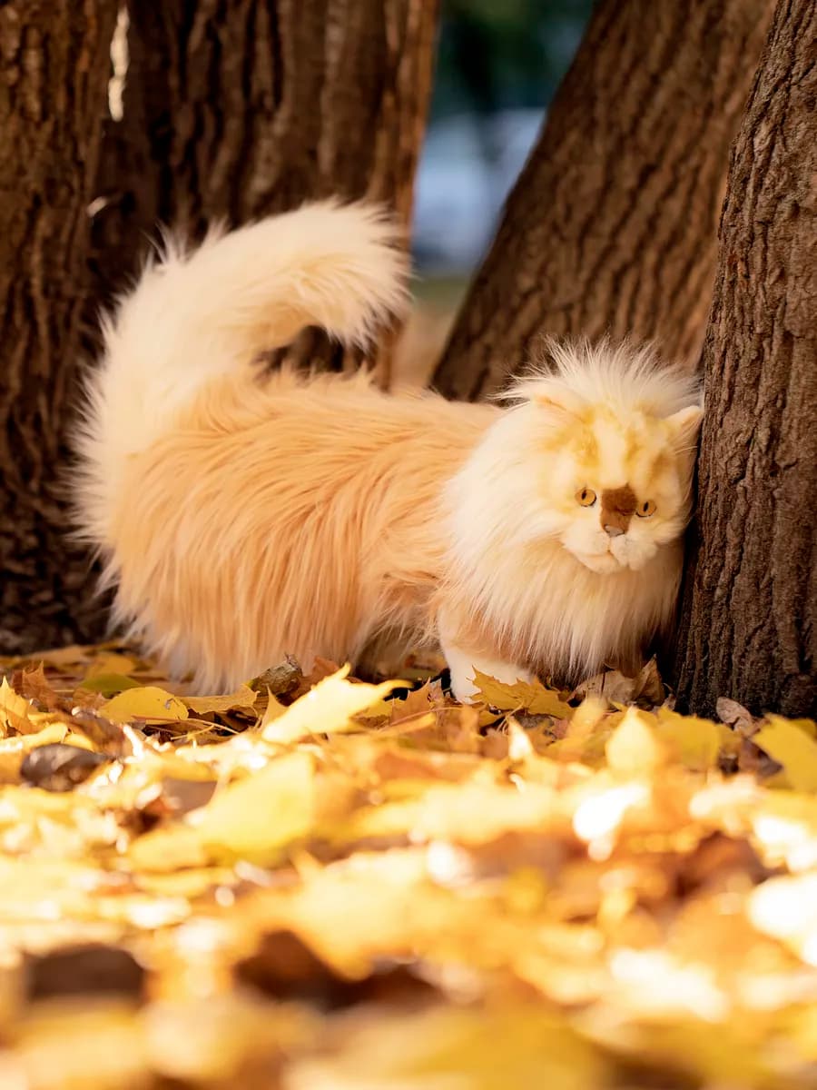 Реалистичная мягкая игрушка кошка Табби кремовая 45 см