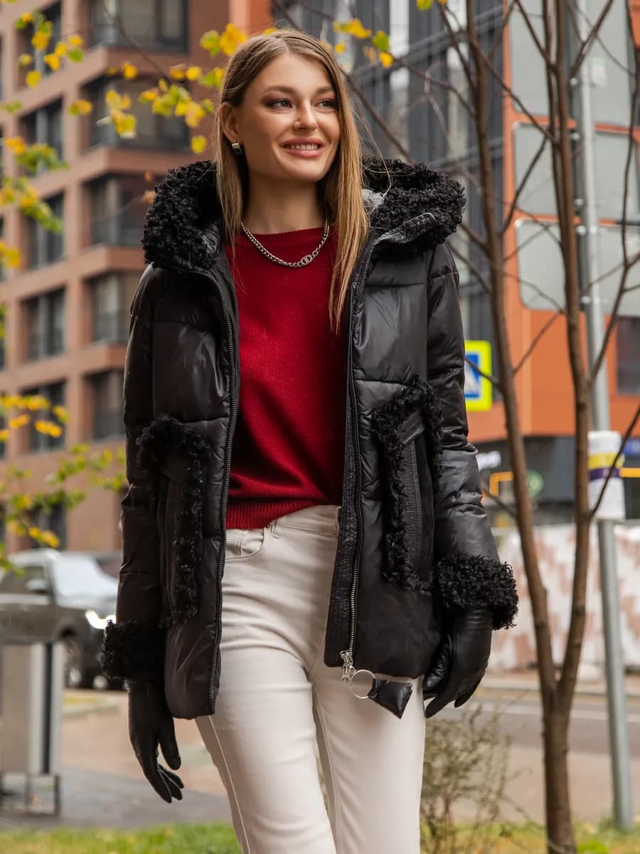 Пуховик зимний короткий с мехом барашек - фото 1