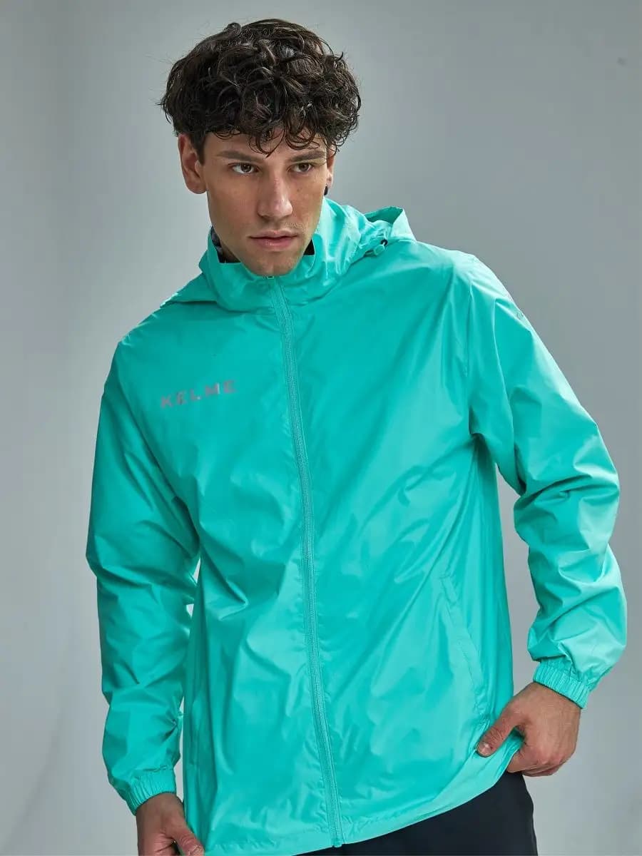 Ветровка спортивная с капюшоном
