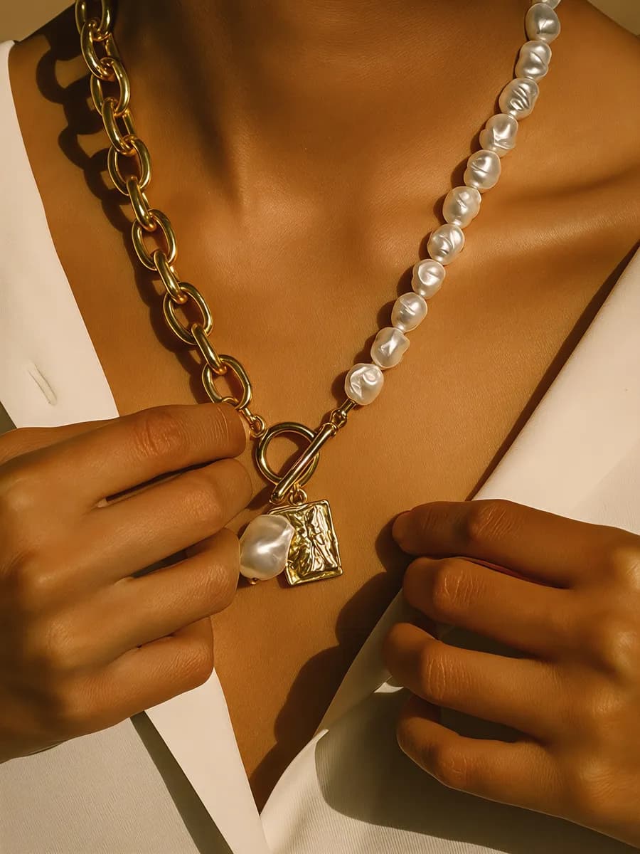 Цепочка женская на шею под золото с жемчугом и кулоном