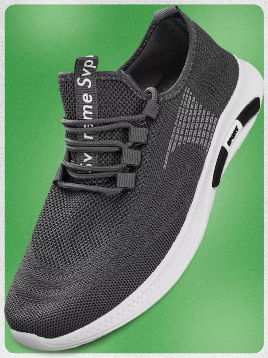 Кроссовки спортивные