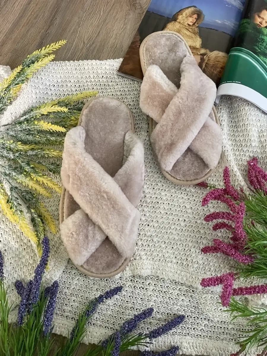 Тапочки домашние открытые из овчины