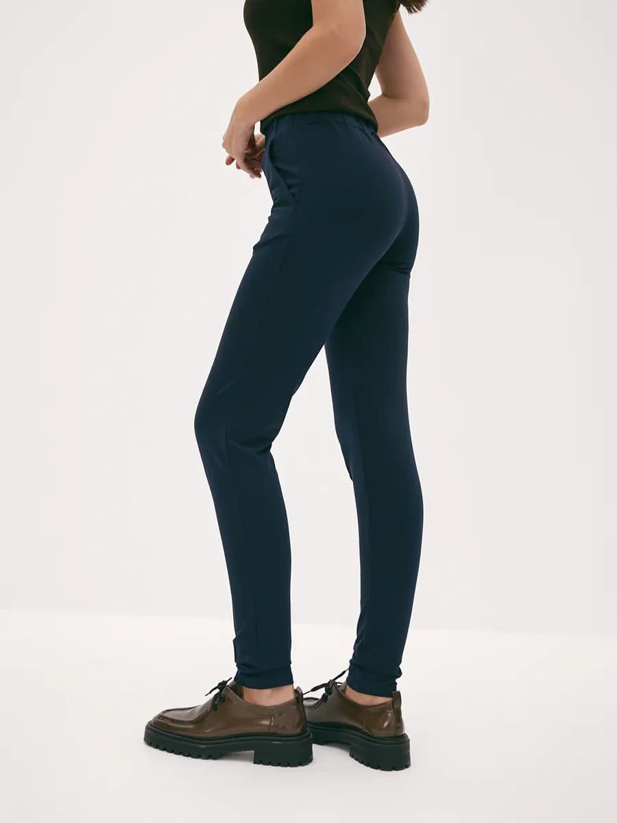 Брюки классические трикотажные на резинке