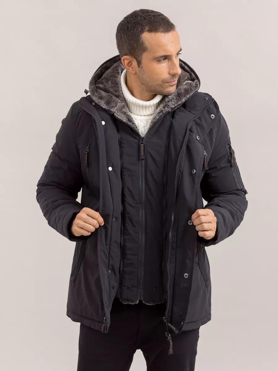 Куртка зимняя укороченная с капюшоном пуховик