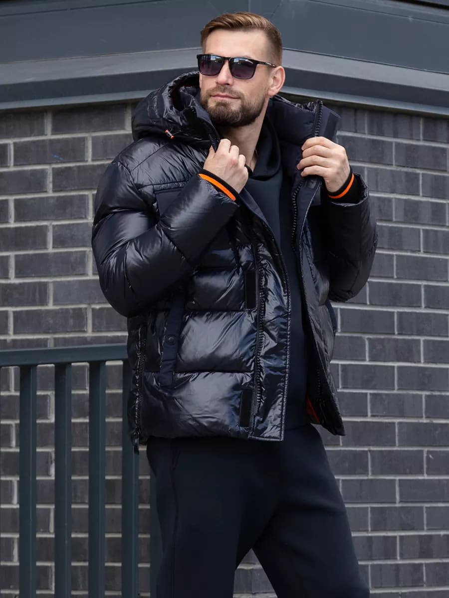 Пуховик зимний с капюшоном короткий