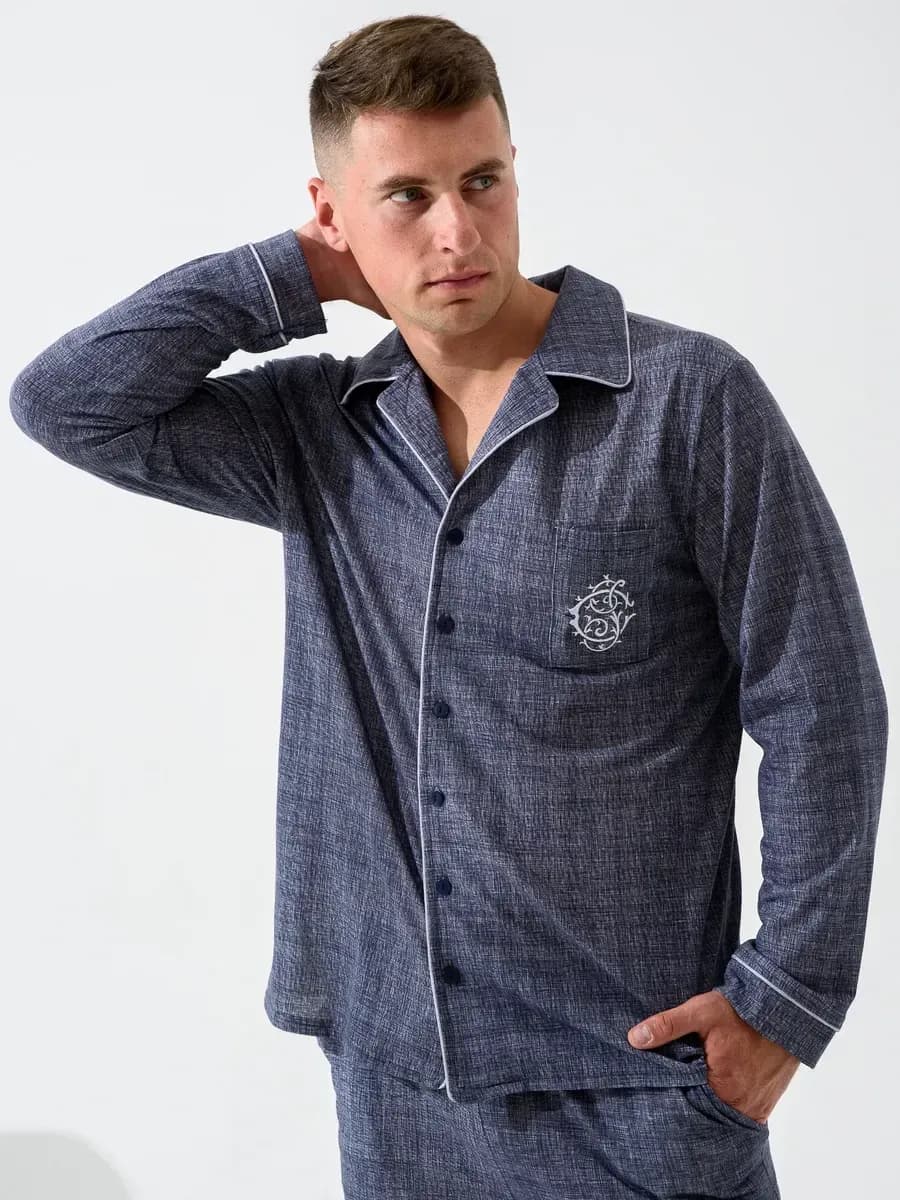 Пижама со штанами и рубашкой