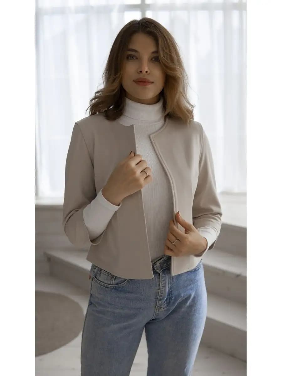 Жакет-пиджак трикотажный, бежевый укороченный