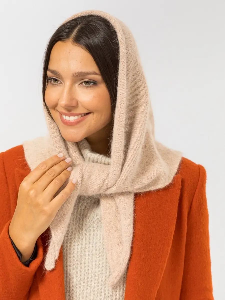 Платок на голову косынка вязаная из ангоры палантин