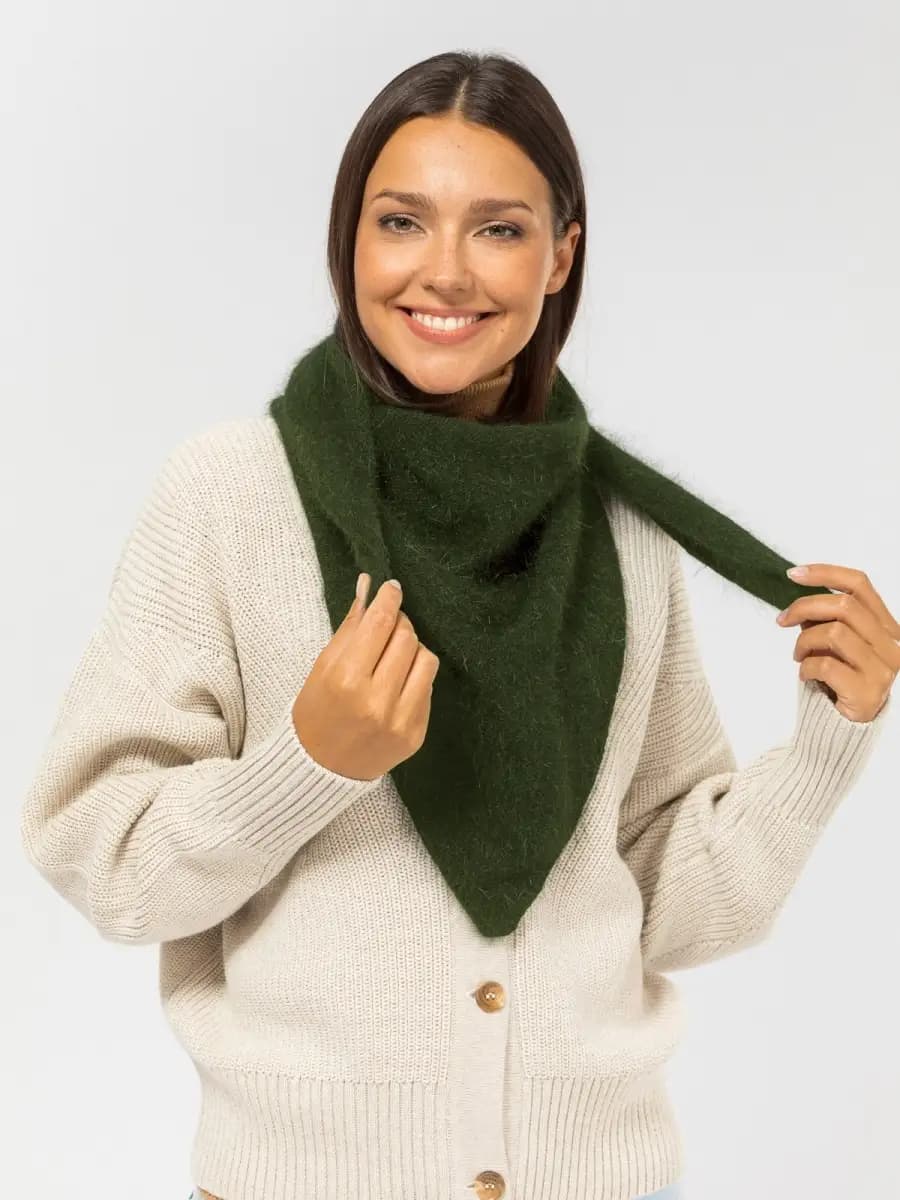 Платок на голову косынка вязаная из ангоры палантин