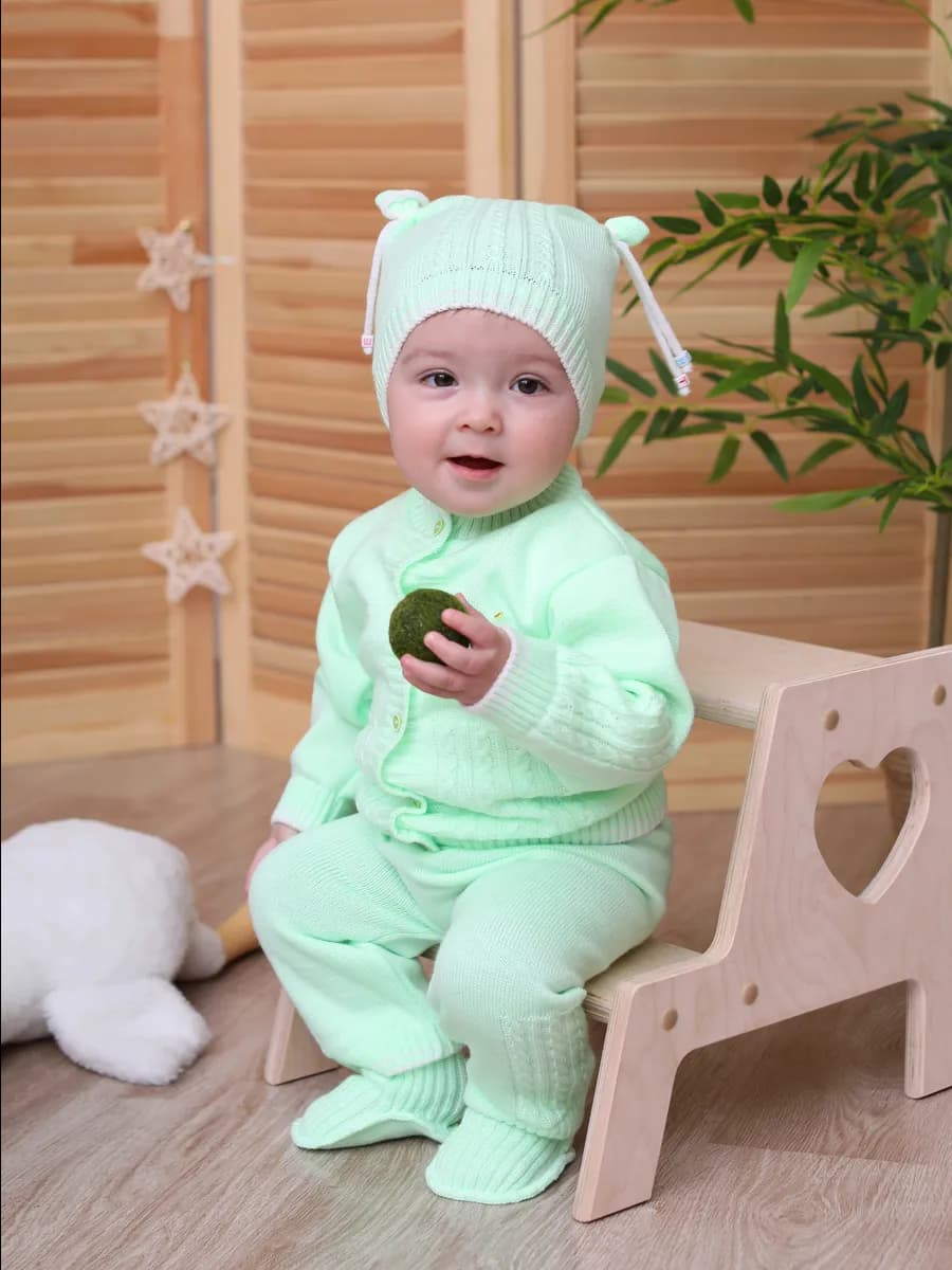 Одежда для новорожденных костюм вязаный