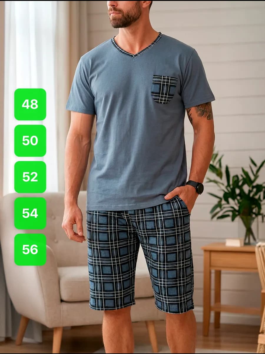 Пижама с шортами и футболкой в клетку