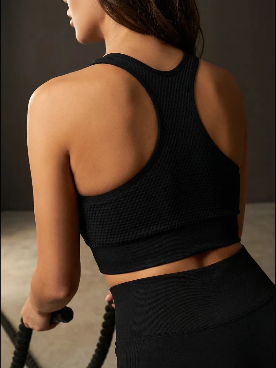 Топ спортивный для фитнеса с чашками поддерживающий