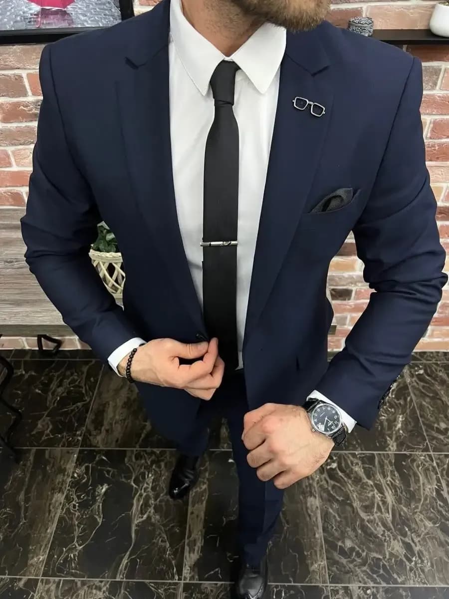 Классический деловой костюм двойка