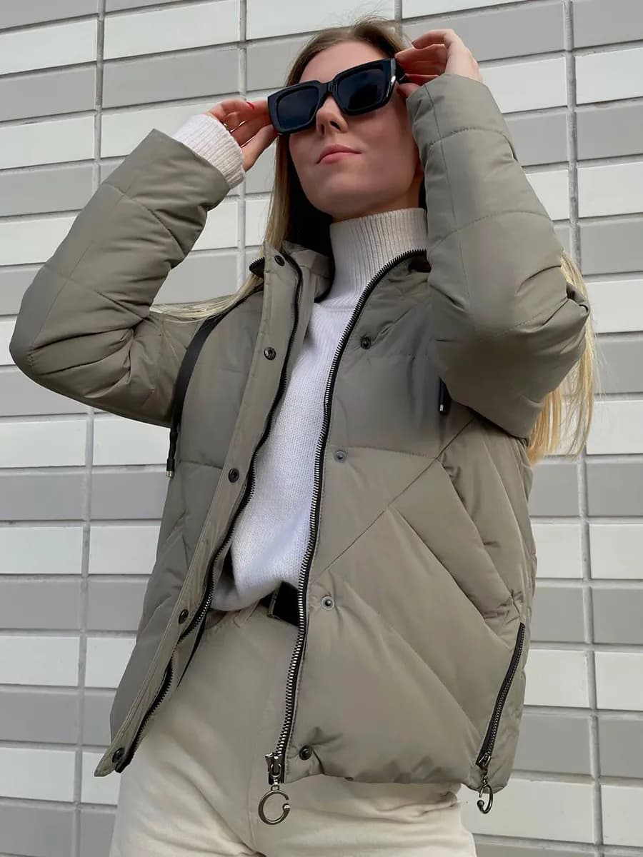 Куртка весна короткая модная стеганая