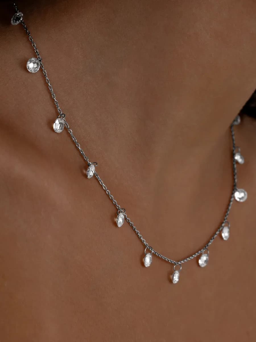 Колье на шею серебро с подвесками из хрусталя