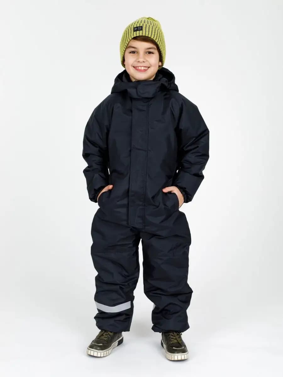 Зимний комбинезон с капюшоном