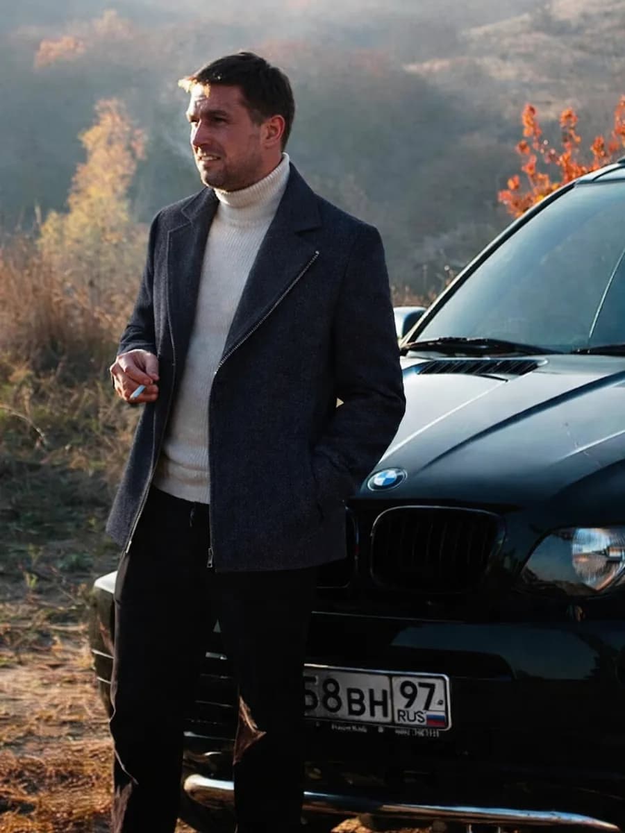 Пальто короткое демисезонное на молнии из шерсти