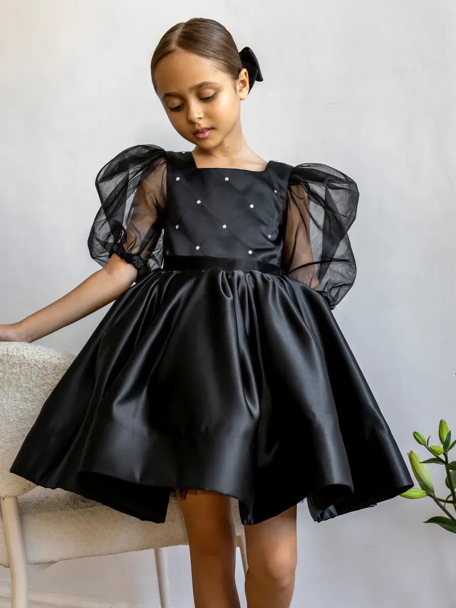 Нарядное платье пышное со стразами на праздник и утренник