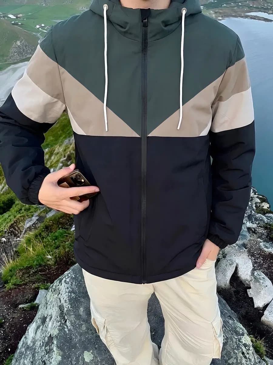 Куртка демисезонная с капюшоном