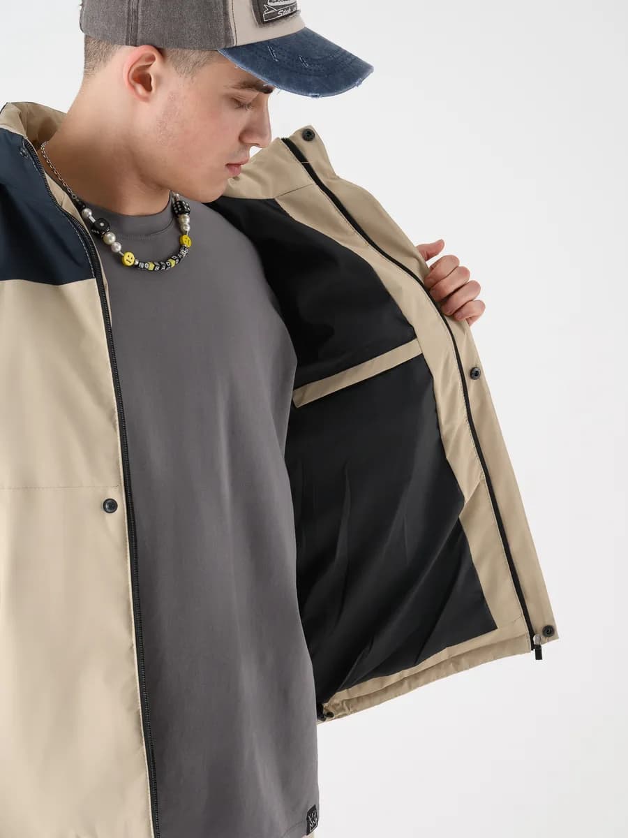 Куртка демисезонная с капюшоном