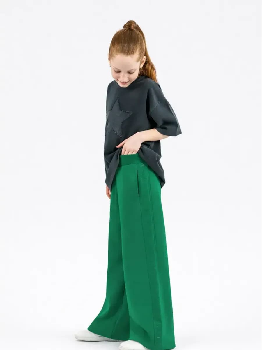 Спортивные штаны широкие трикотажные подростковые
