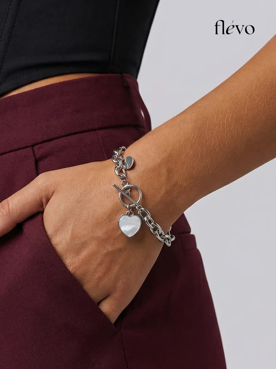 Браслет на руку с подвеской сердечко