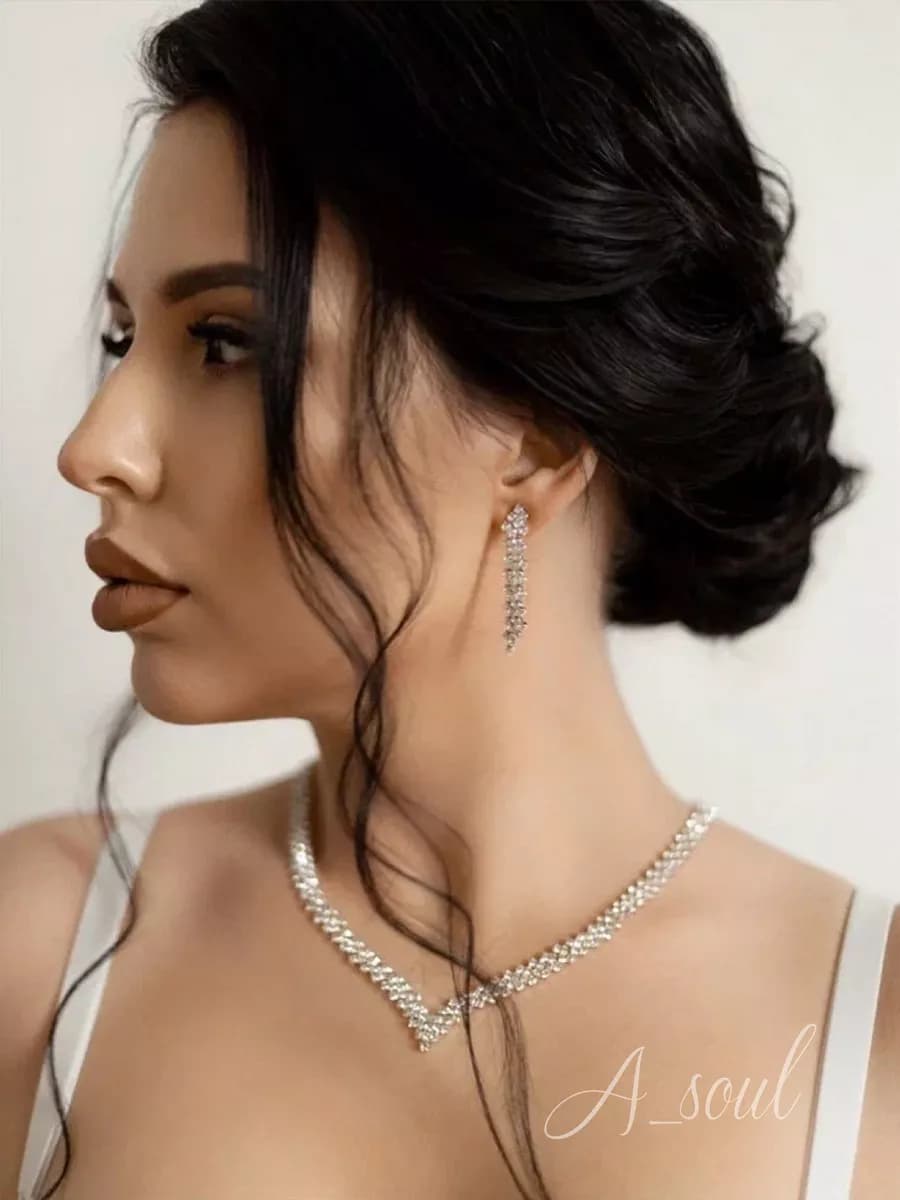 Набор бижутерии серьги и колье