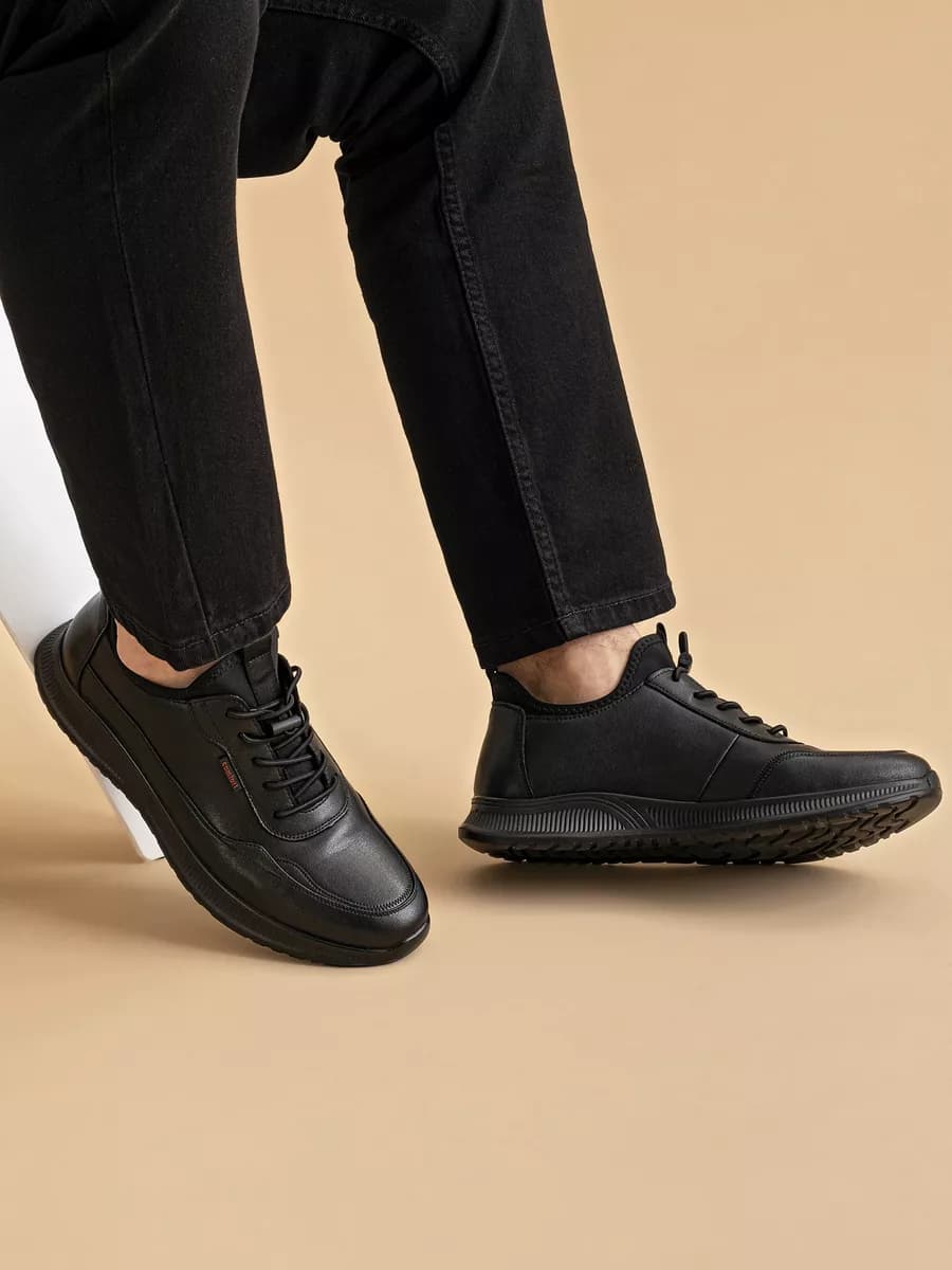 Кроссовки из натуральной кожи демисезонные