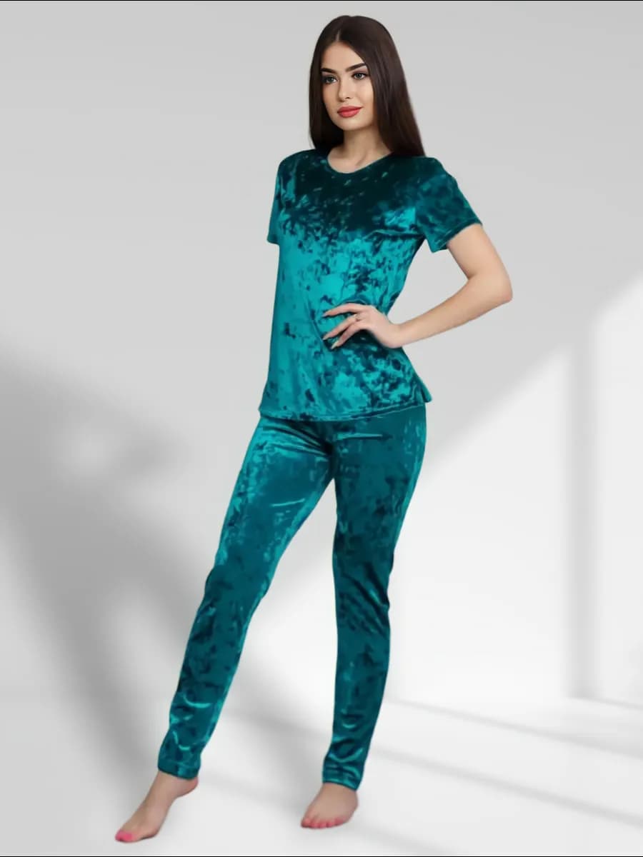 Костюм домашний велюровый с прямыми брюками