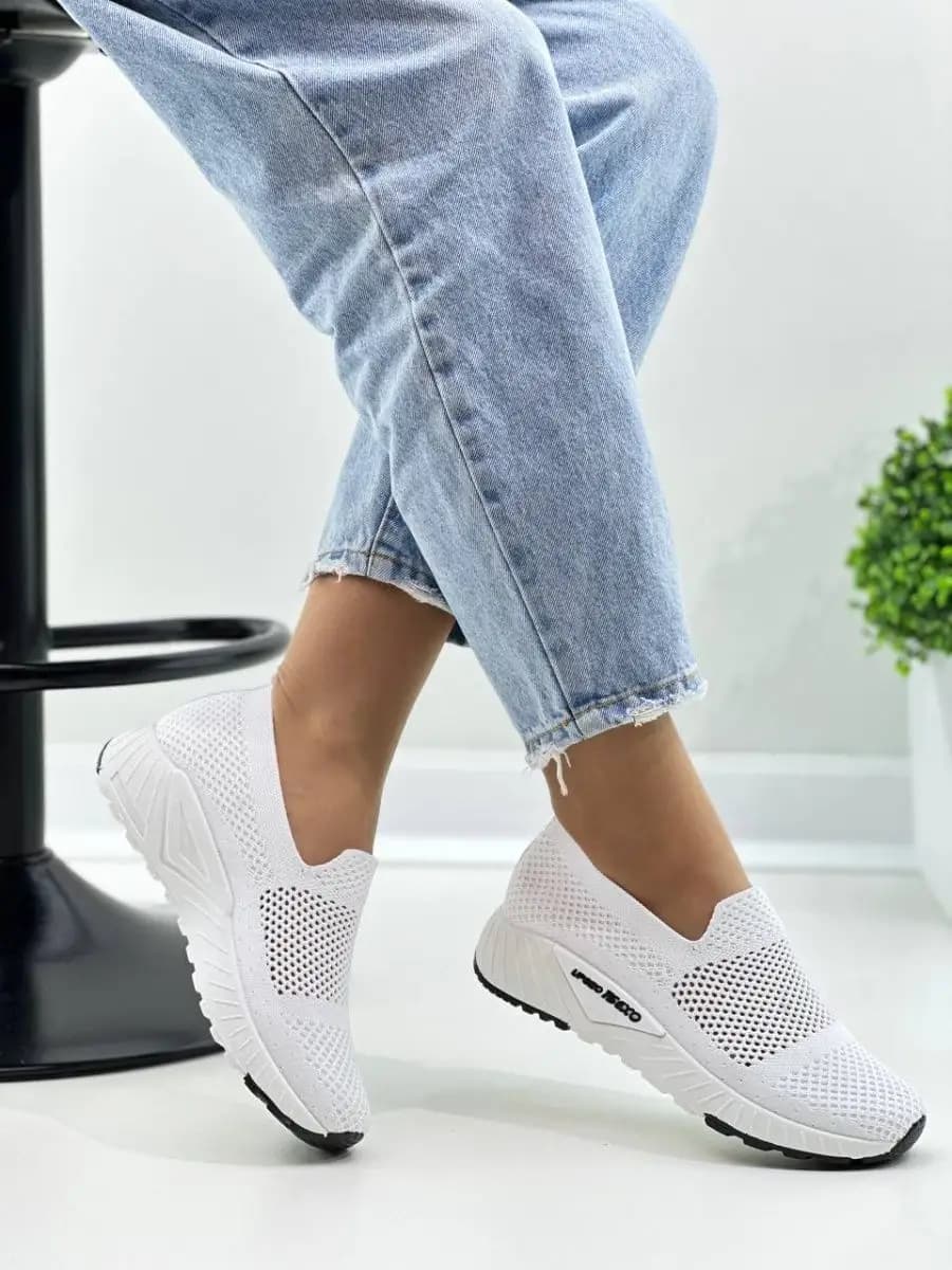 Кроссовки женские текстильные на толстой подошве