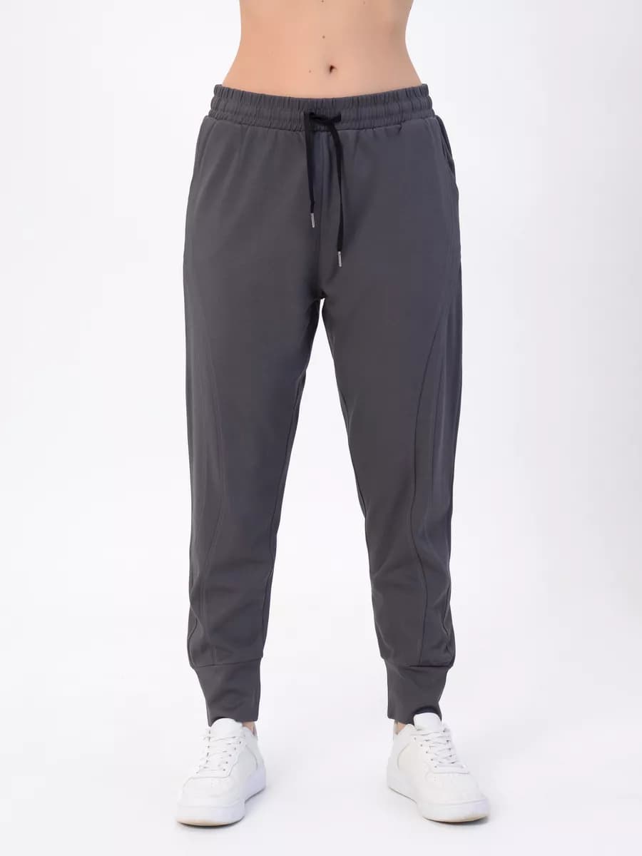 Брюки спортивные джоггеры на резинке - фото 1