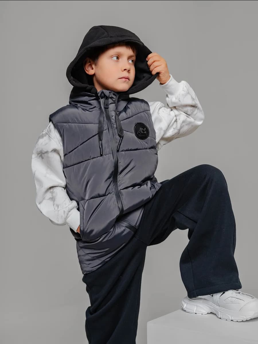 Жилет стеганый удлиненный на молнии