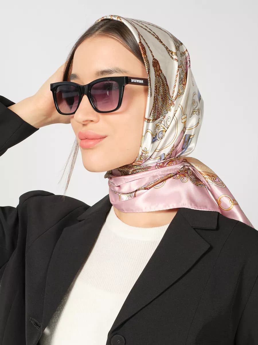 Платок шелковый на шею на голову