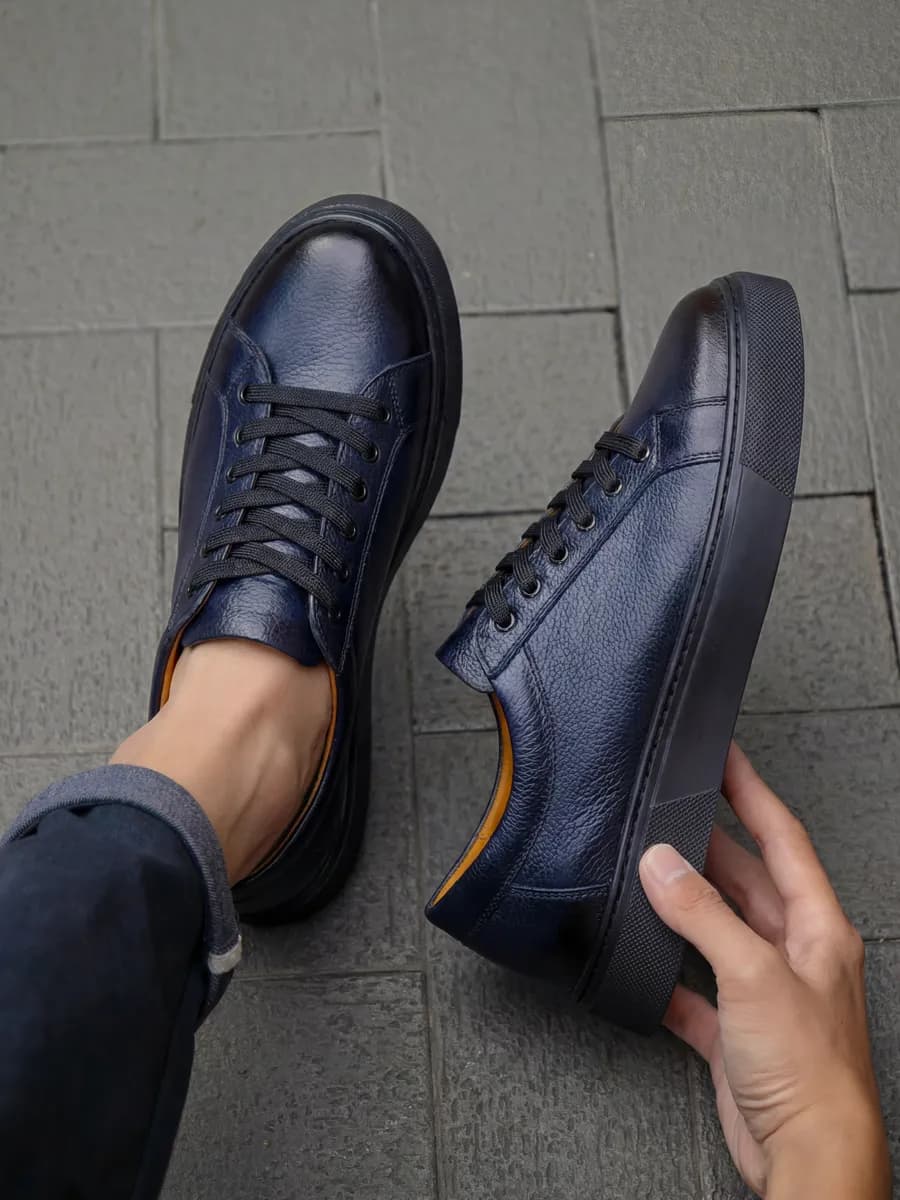 Кеды кожаные с черной подошвой - фото 1