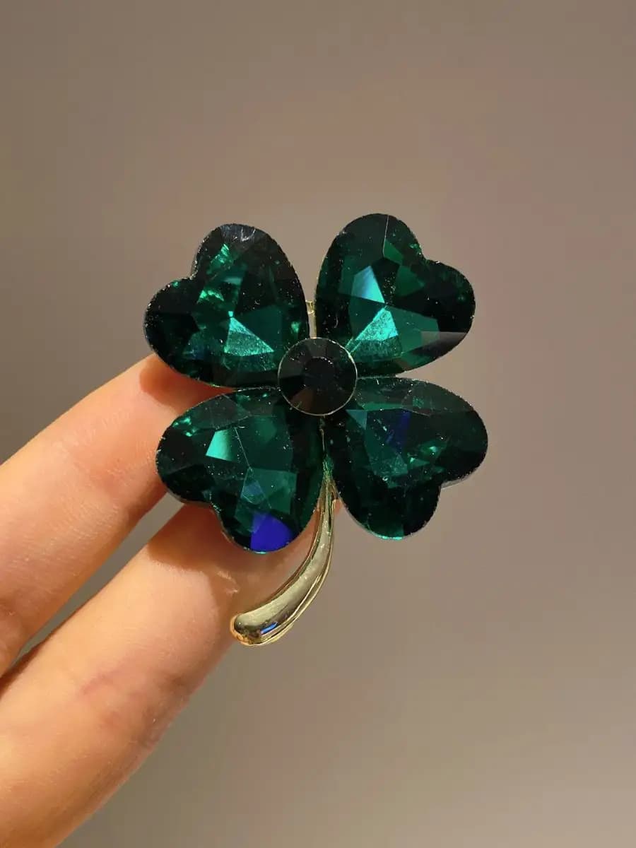 Брошь бижутерия подарок женщине на Новый год - фото 1