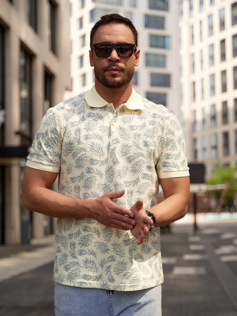 Футболка-поло стильная