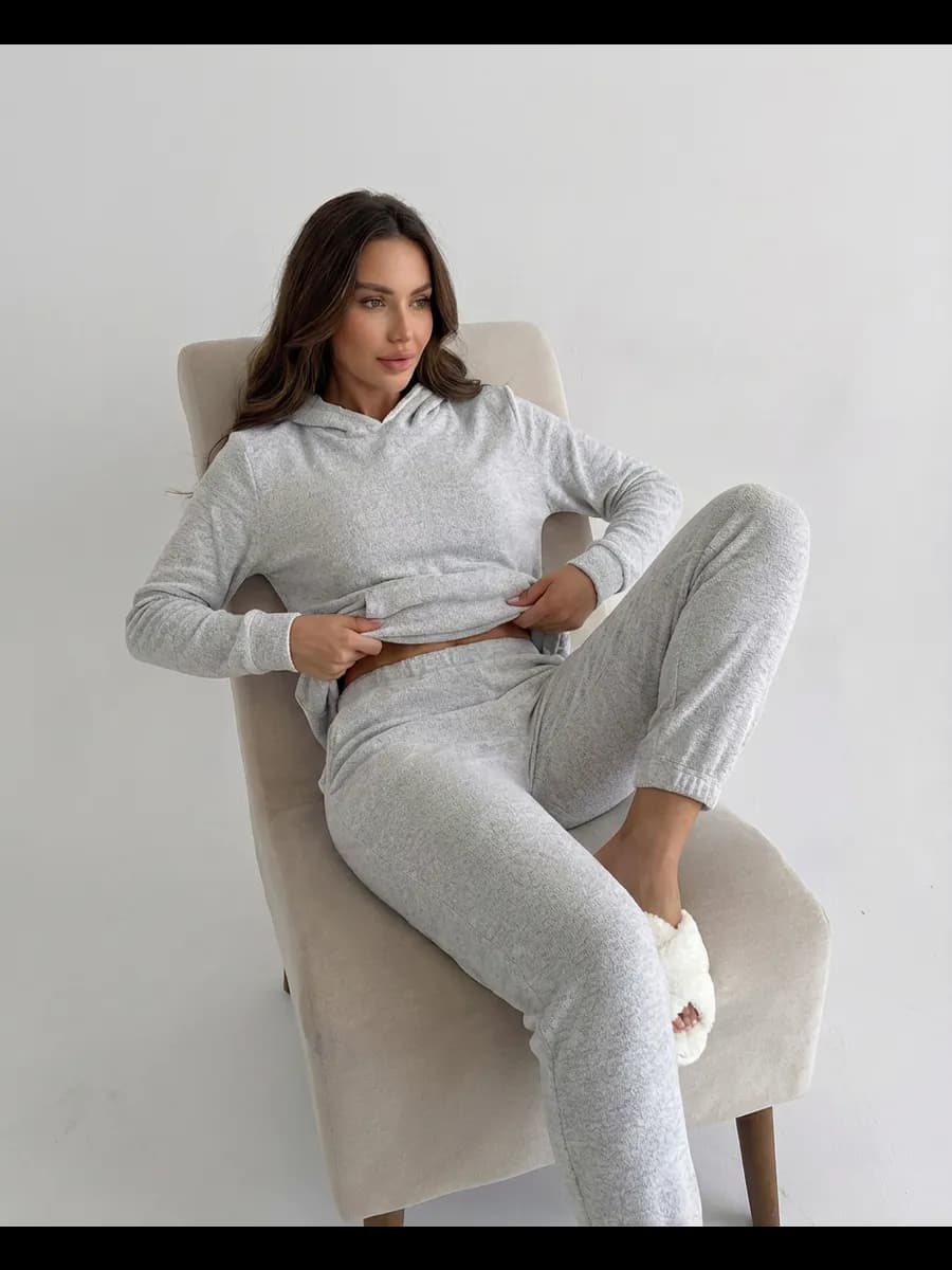 Домашний костюм худи и джоггеры