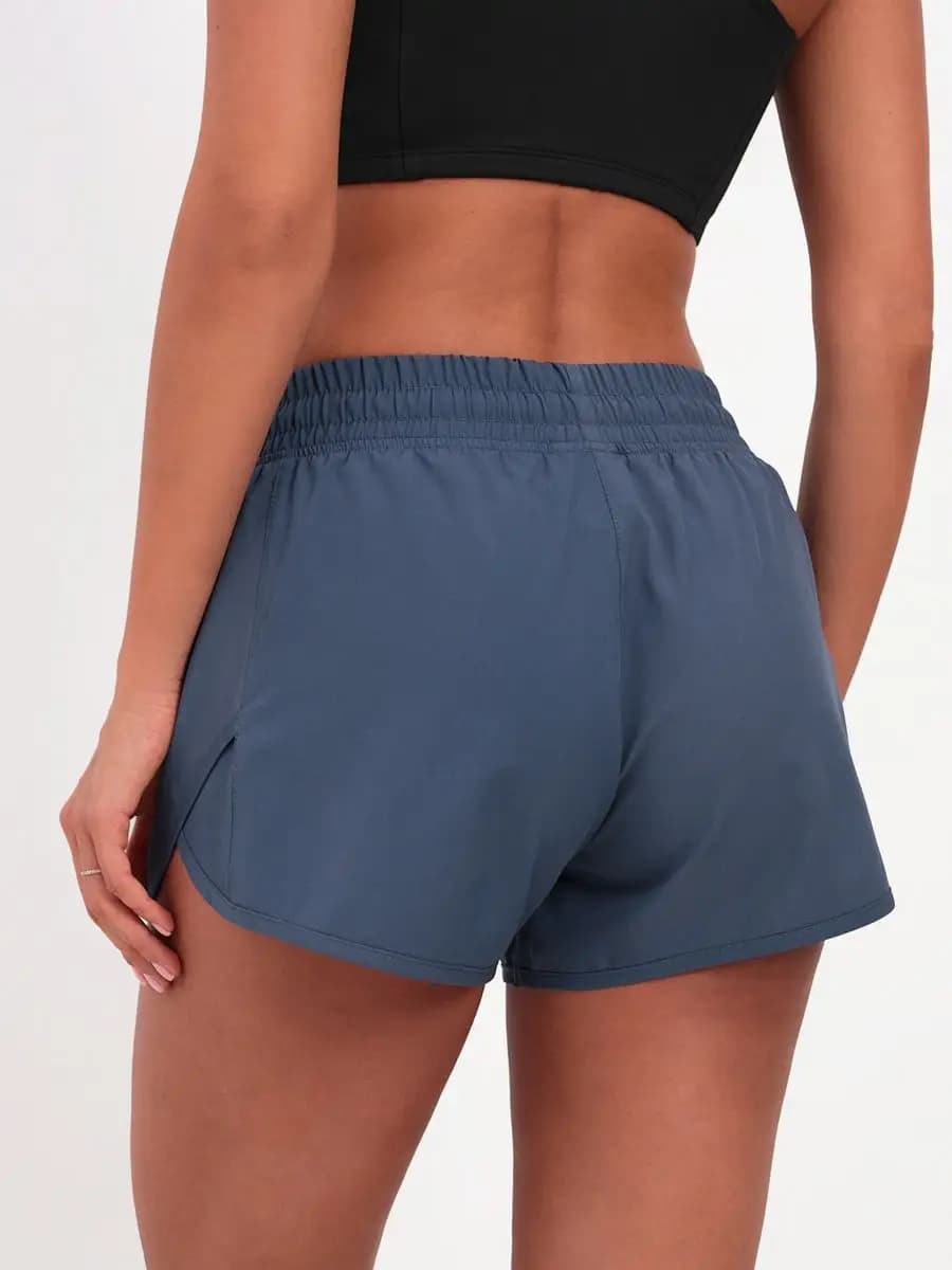 Спортивные шорты для бега