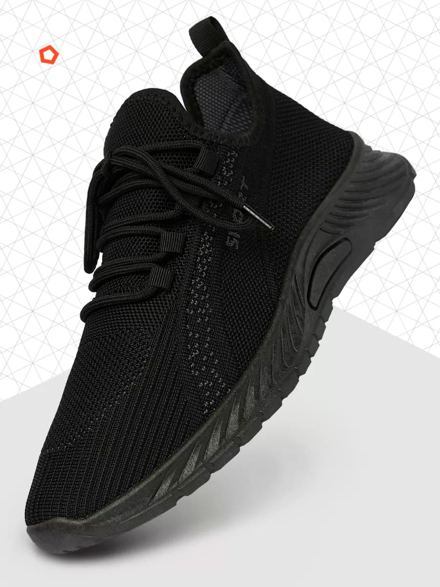 Кроссовки спортивные