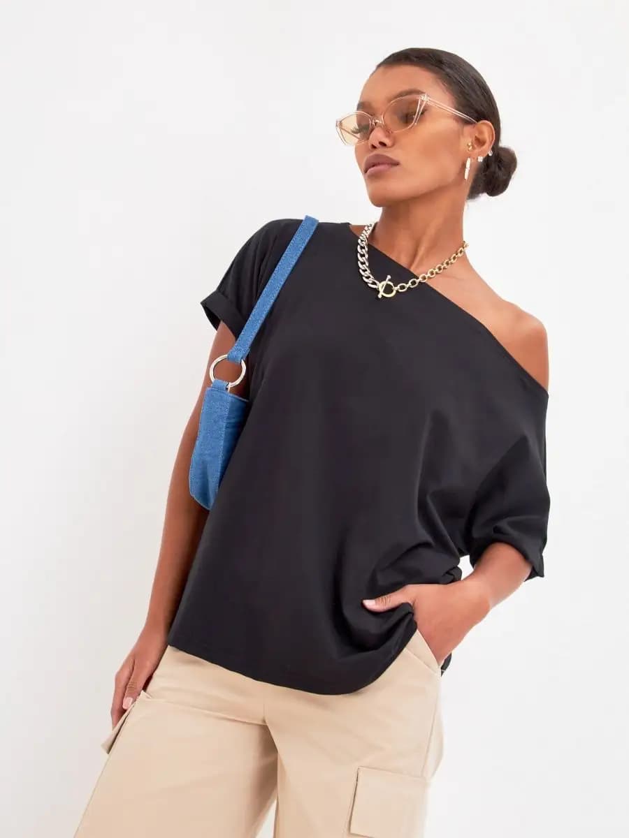 Футболка на одно плечо оверсайз