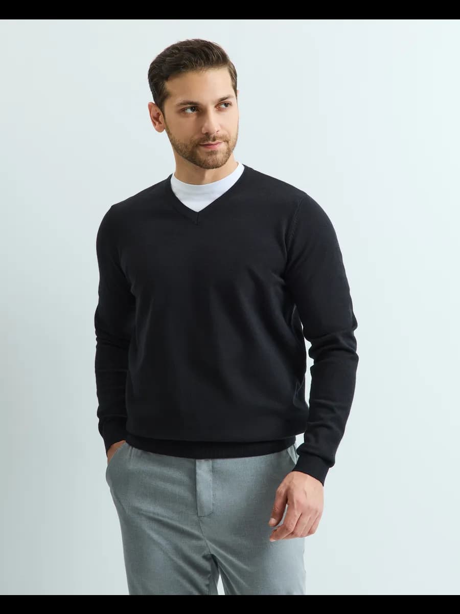 Джемпер кофта вязаная с вырезом