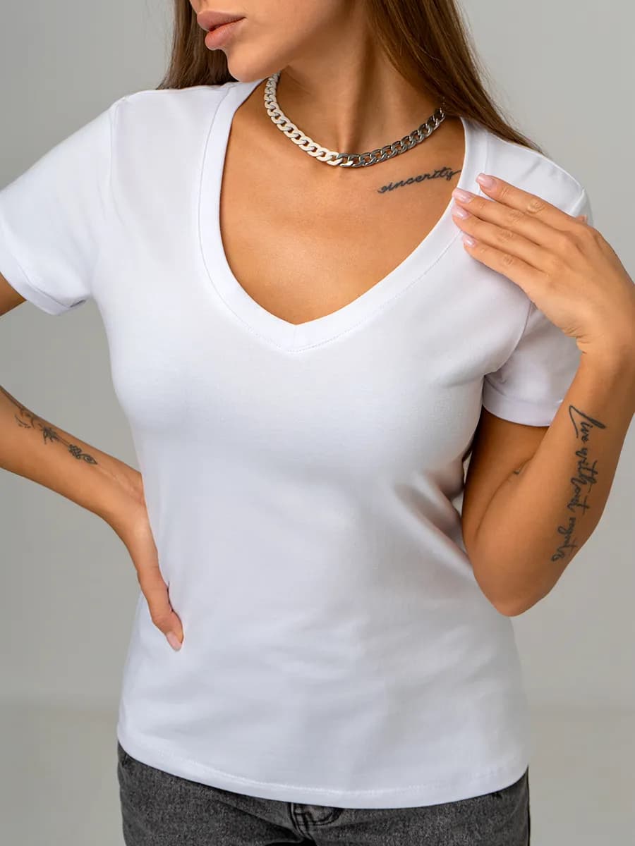 Футболка базовая с v вырезом однотонная хлопковая