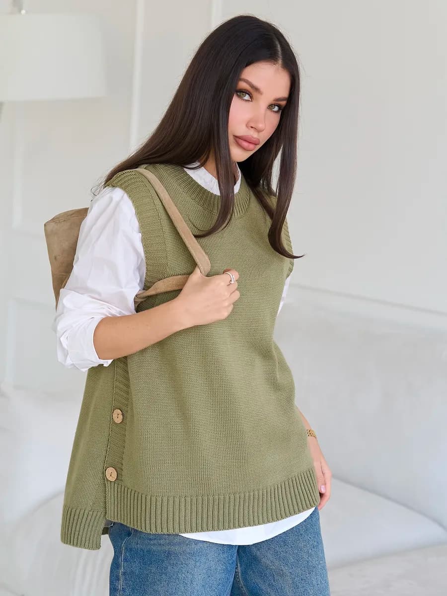 Жилет вязаный оверсайз на пуговицах теплый