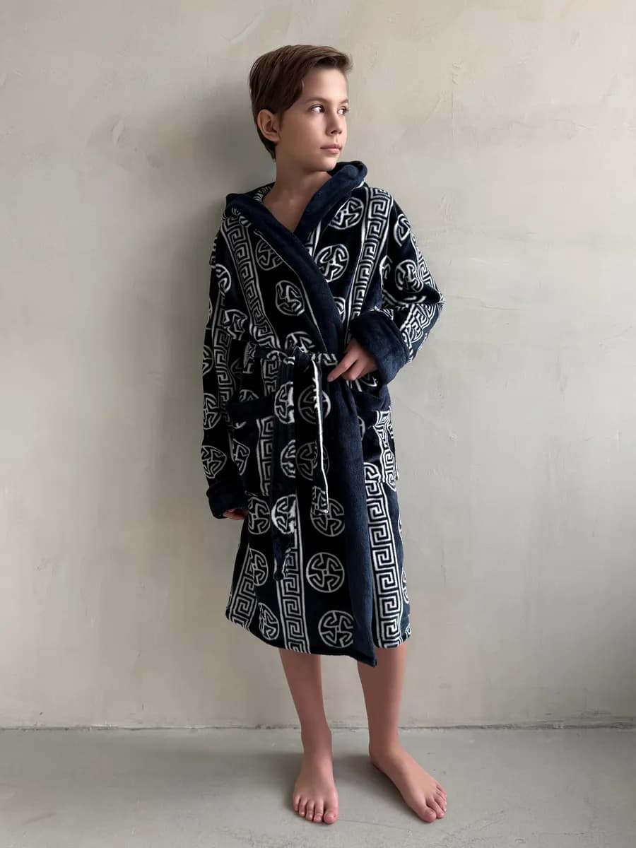 Махровый халат с капюшоном для бассейна теплый