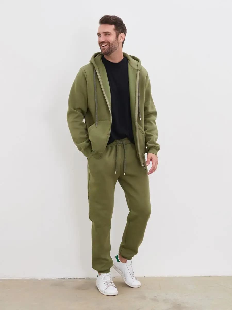 Спортивный костюм на молнии с начесом