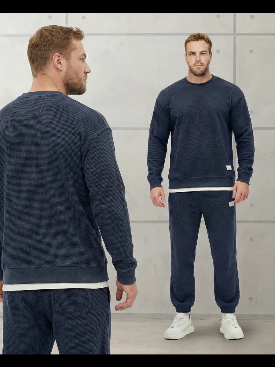 Костюм спортивный со свитшотом и джоггерами