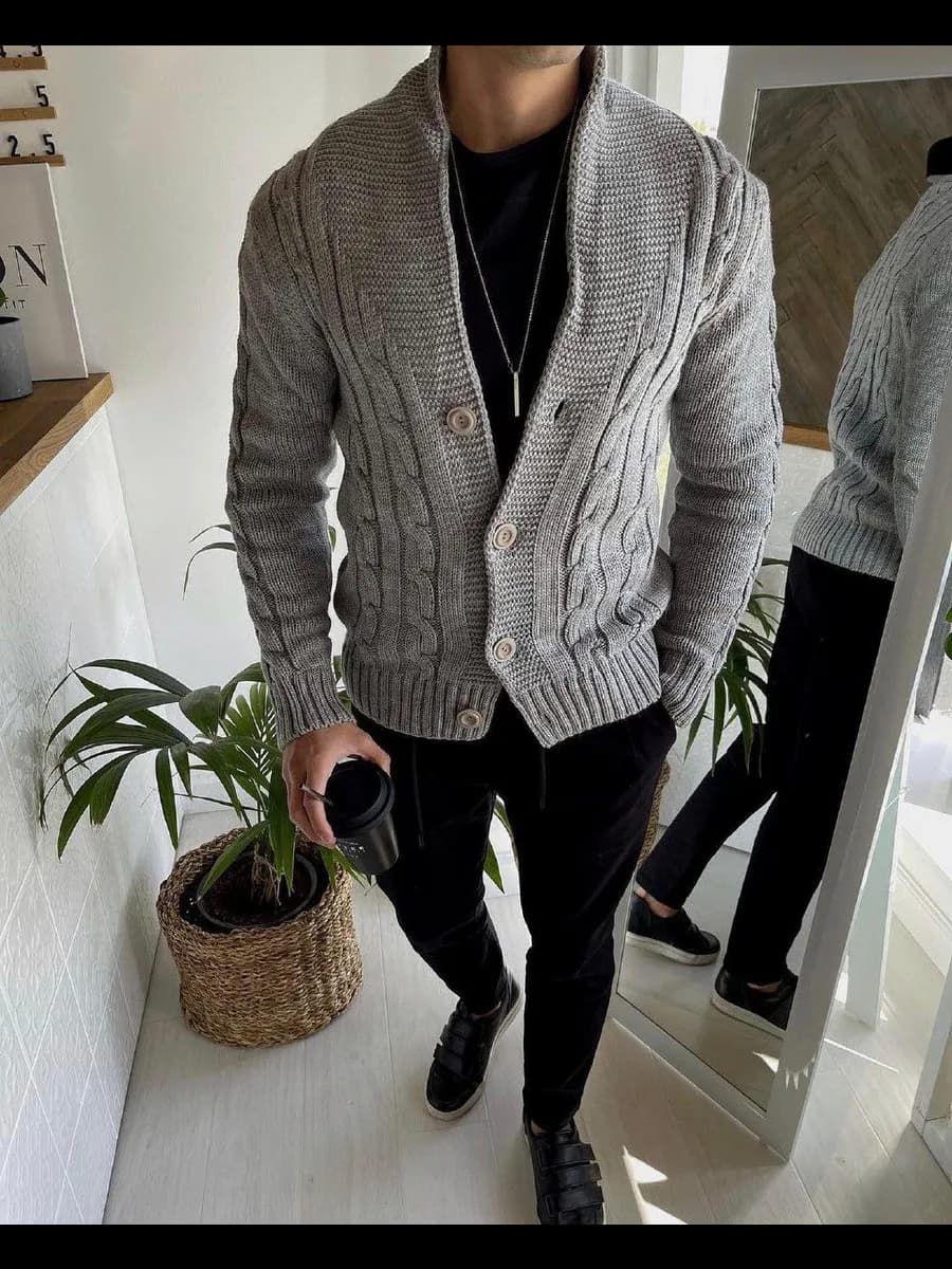 Кардиган на пуговицах вязаный шерстяной