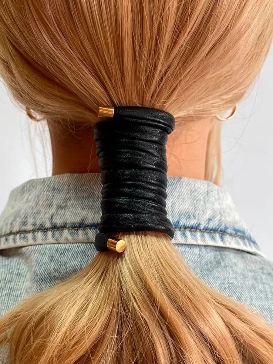 Резинка жгут для волос экокожа - фото 1
